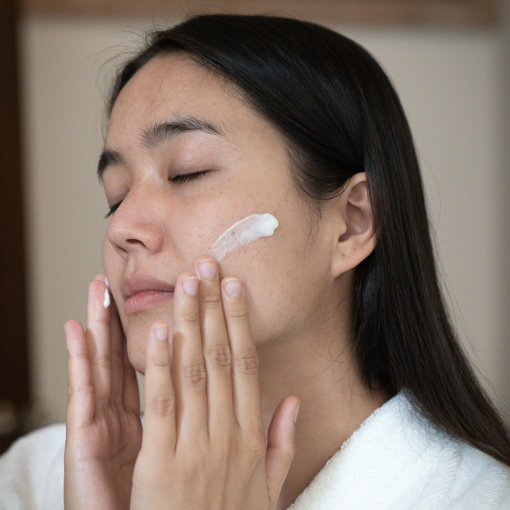 cleansing milk on face swatch yinera skincare cleansing milk